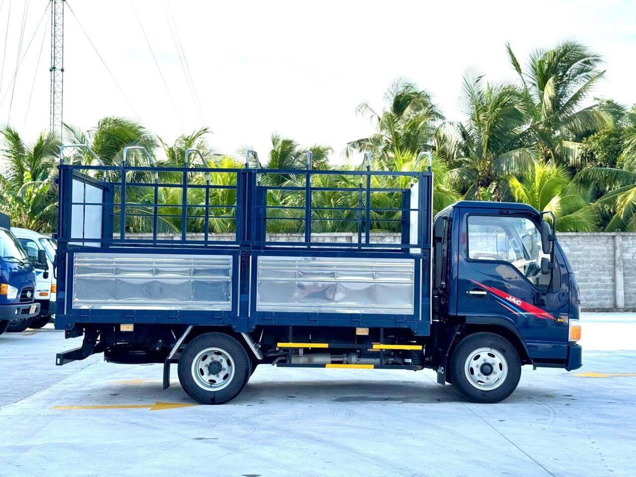 ngoai that xe tai jac h200 e5 1.9 tan thung 3m8