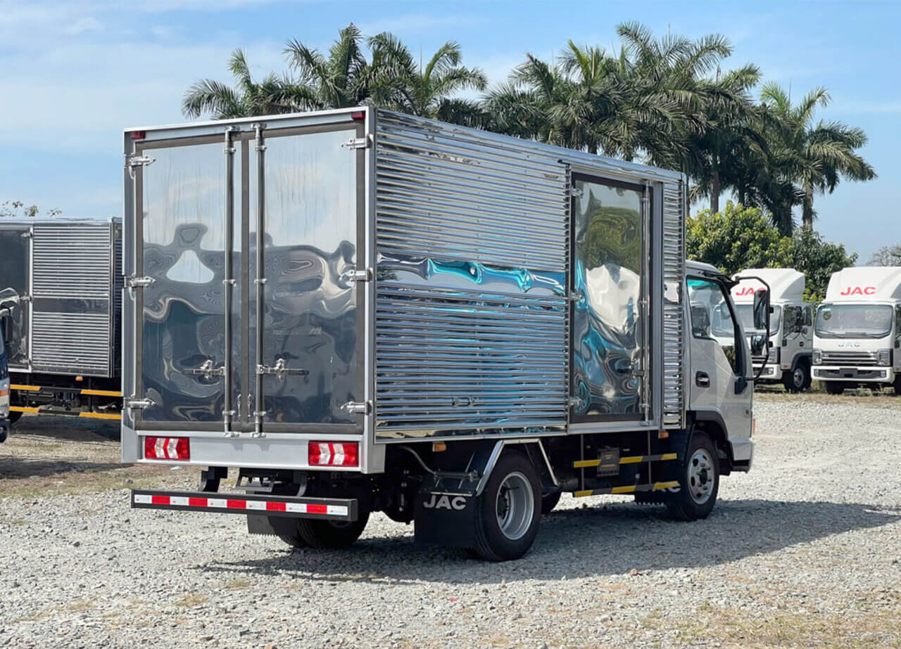 ngoai that xe tai jac h200 e5 1.9 tan thung 3m8